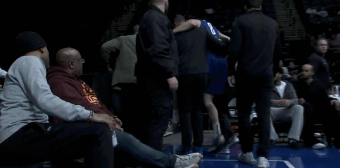 开云体育官方网入口-关于球场上的感人瞬间：队友互助的暖心时刻的信息