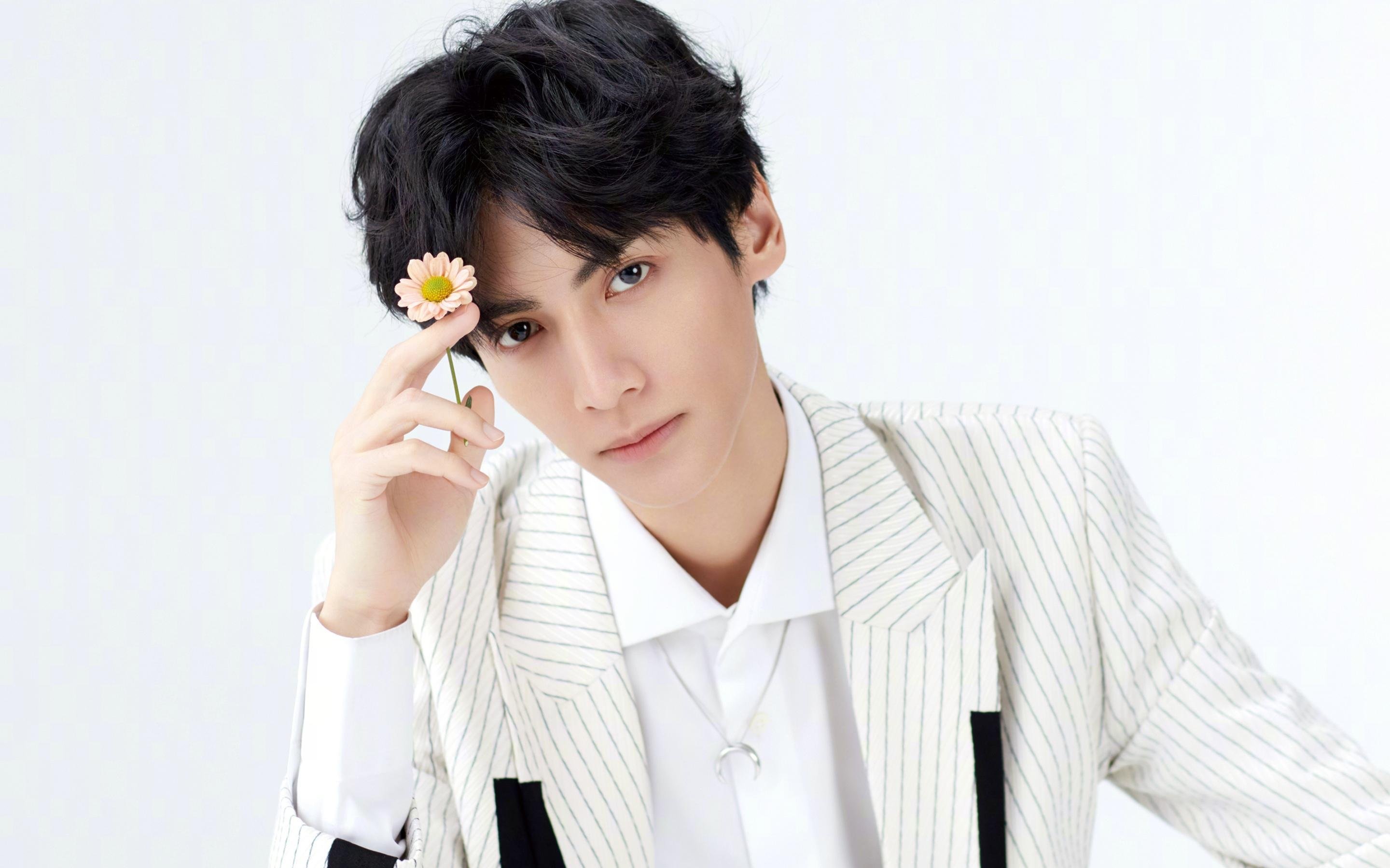 德甲战场，比分4-3，比赛由精彩反击引爆，角球15个，控球率65%，德甲比赛集锦