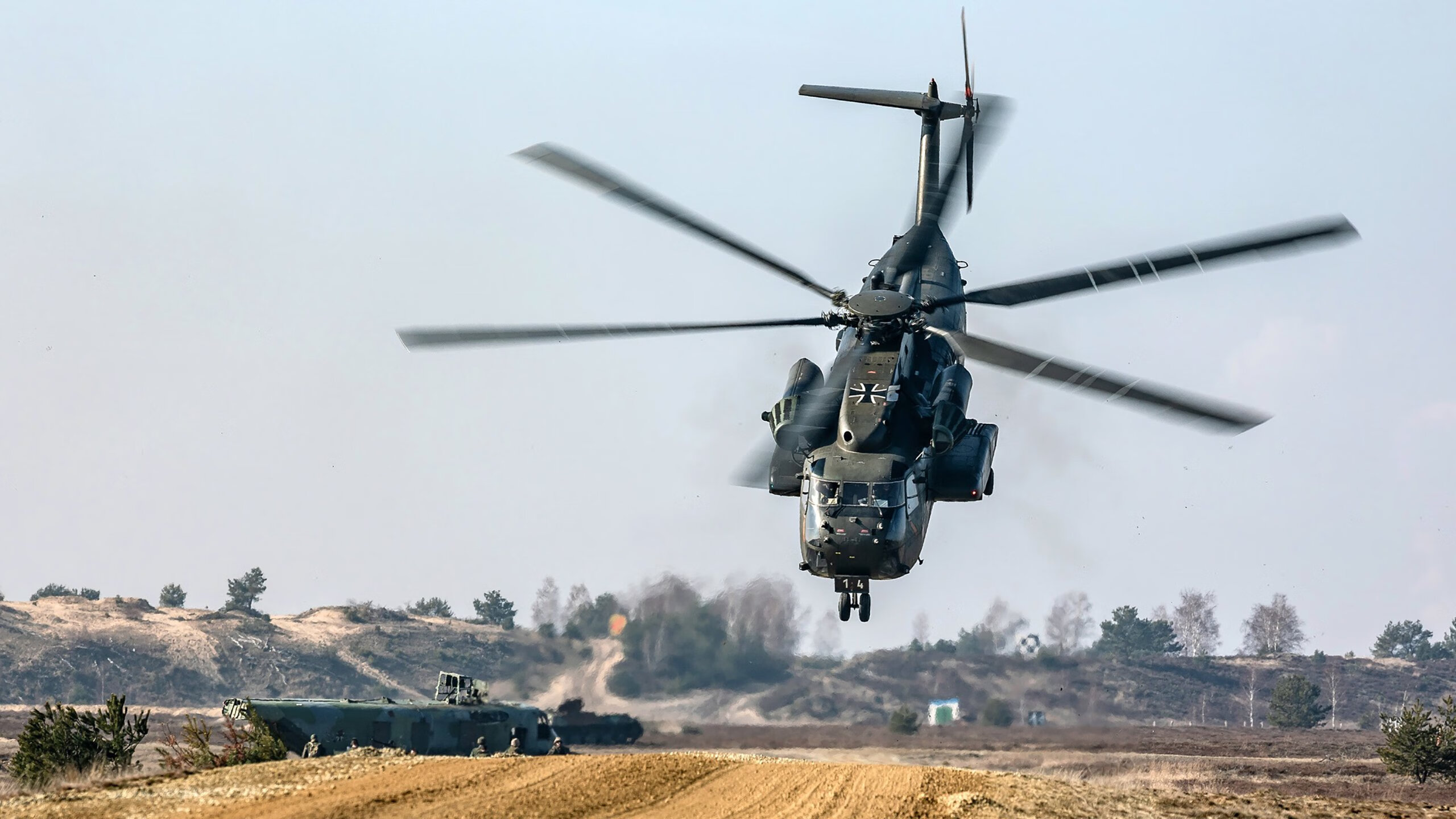 电竞赛事现场气氛火爆,粉丝尖叫不断,电竞赛事现场气氛火爆,粉丝尖叫不断