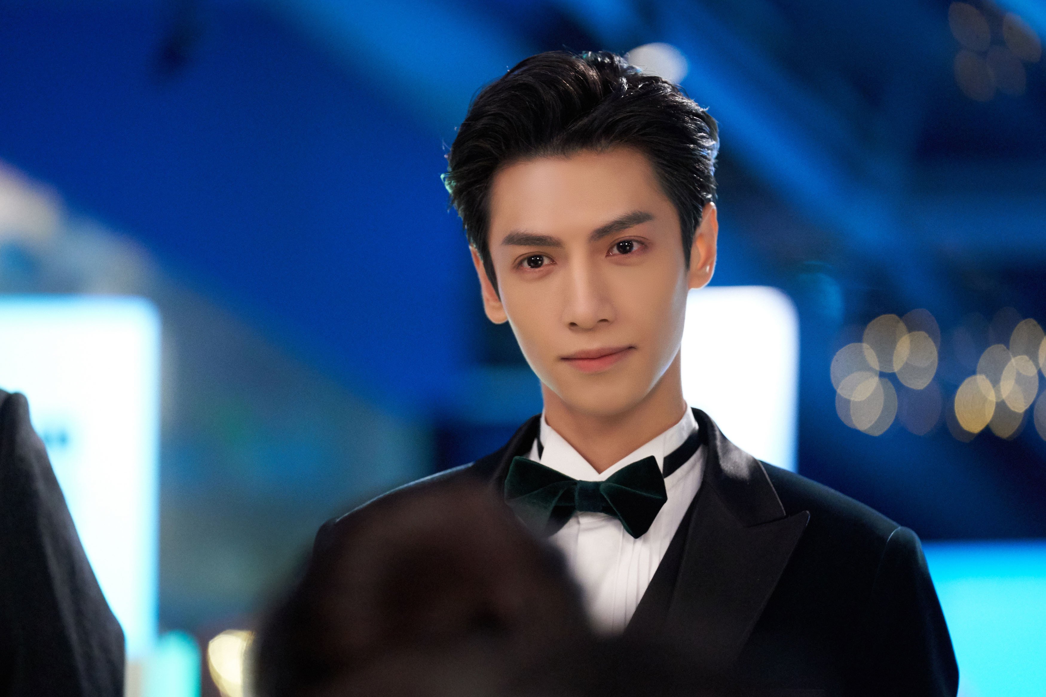 开云全站-申花中场核心复出，球队雄心勃勃冲击冠军，申花中场成员