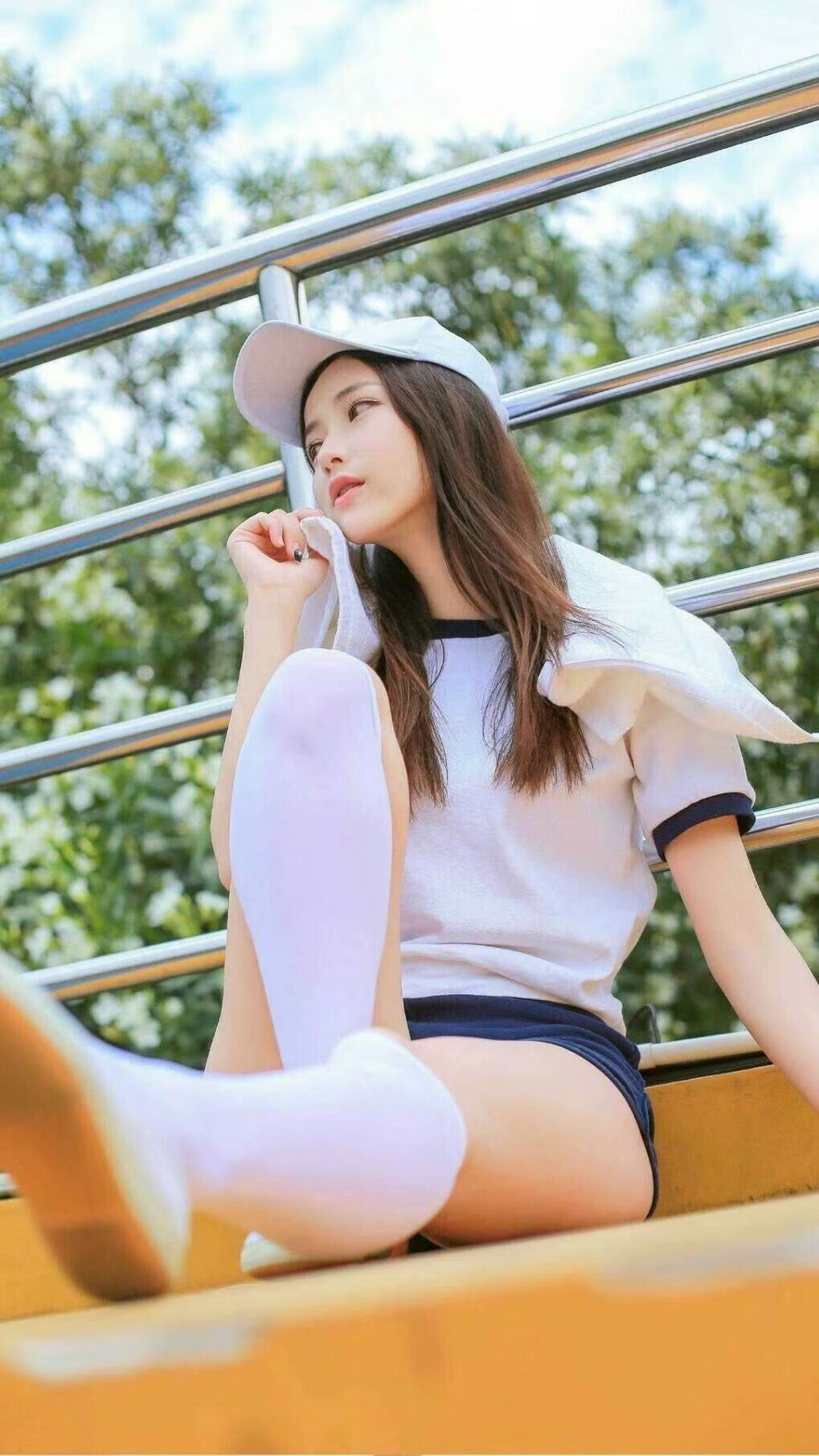 皮特·卡普尔展现出强大的耐力与速度,成为比赛中的加速器,卡特皮特森