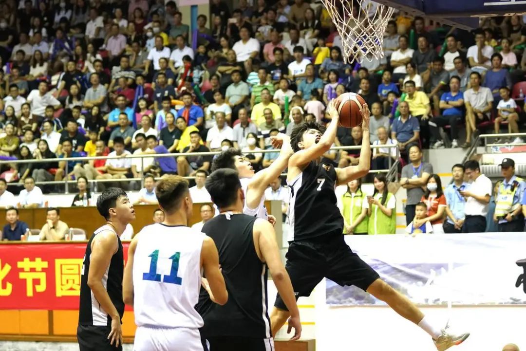 开云体育：篮球纪录片：真实记录，感动人心，传递正能量，弘扬体育精神的简单介绍