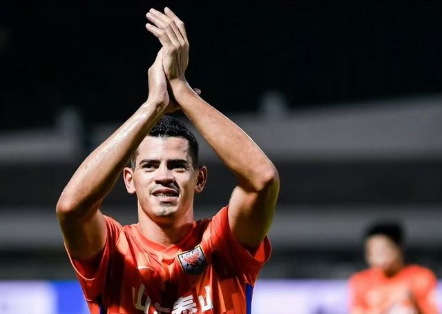 包含开云体育:某归化球员“宣布退役”，球迷：这结局是“令人唏嘘”！的词条